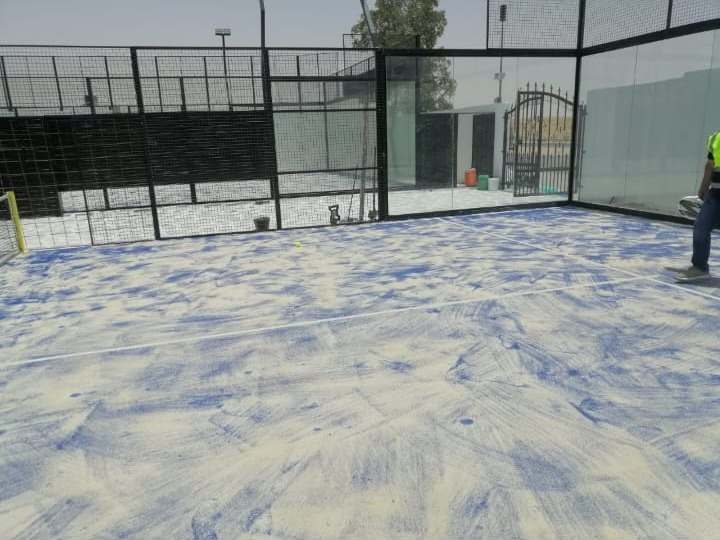 ملعب بادل من تنفيذ جرين جروث في الرياض